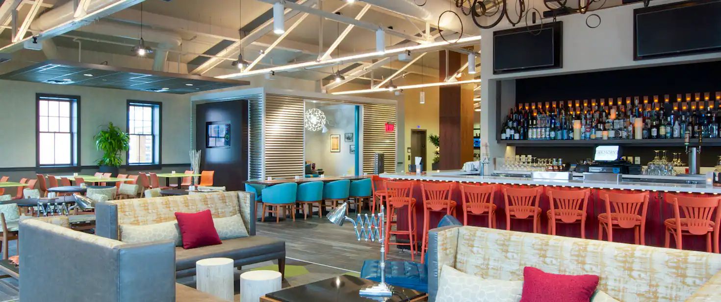 Hilton Garden Inn Burlington Downtown - Lobby with Bar Restaurant Lounge