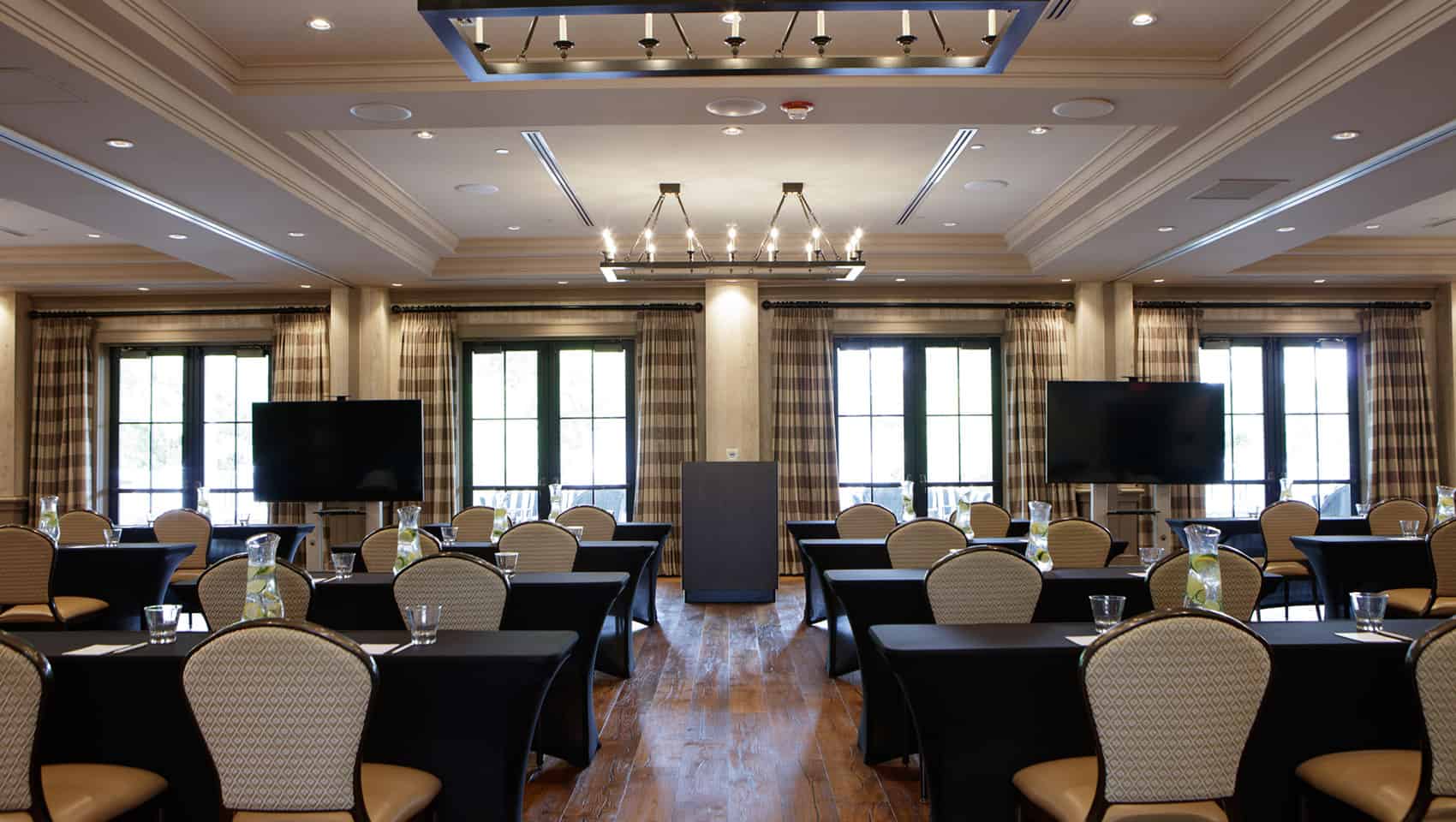 Kimpton Taconic Hotel - Ballroom Meeting Conference Tables