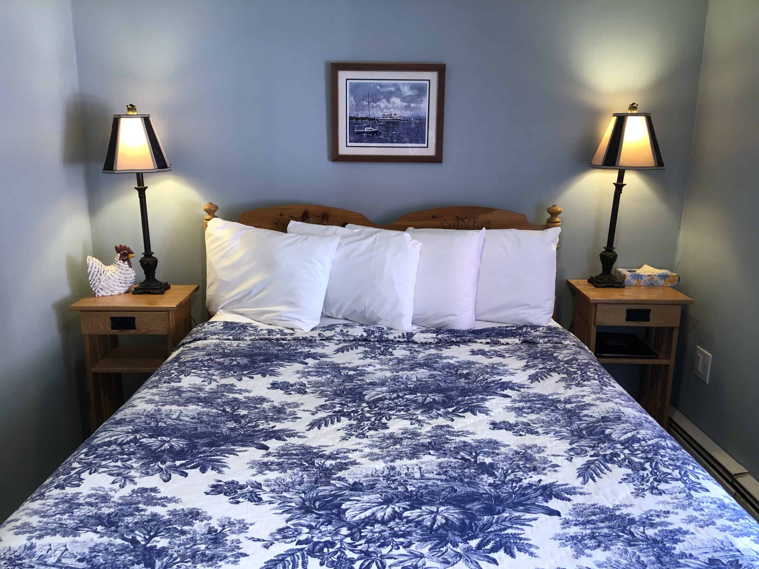 The Vermont Inn - Champlain Suite with Queen Bed
