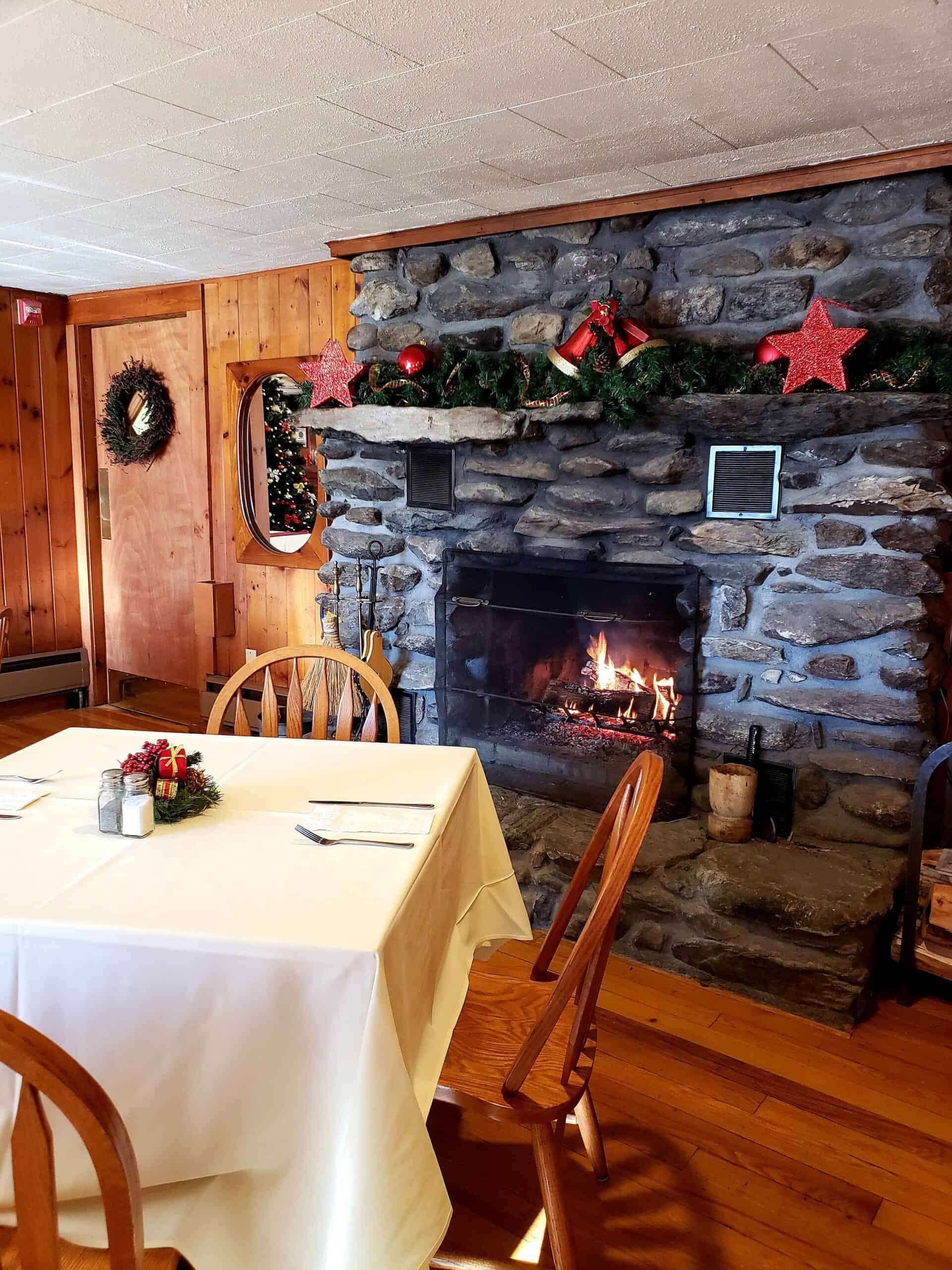 The Vermont Inn - Dining Room with Fireplace