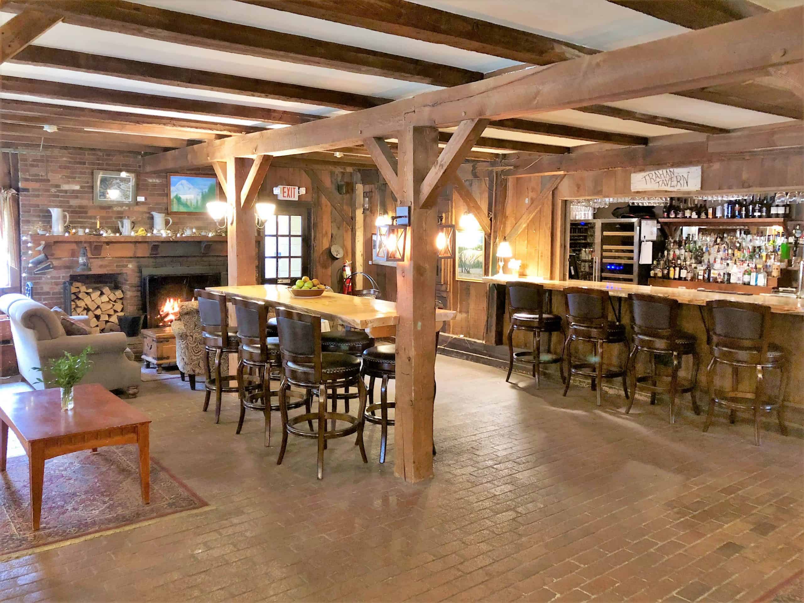 Quechee Inn at Marshland Farm - Common Room and Bar