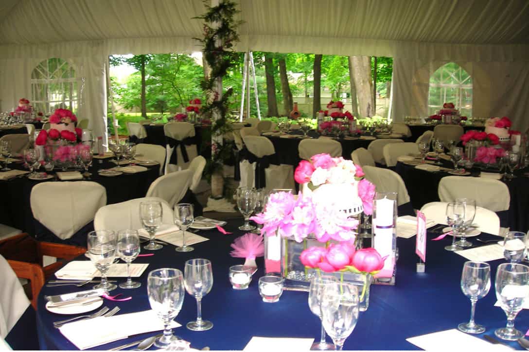 Waybury Inn - Summer Outdoor Wedding Tent Dining Tables