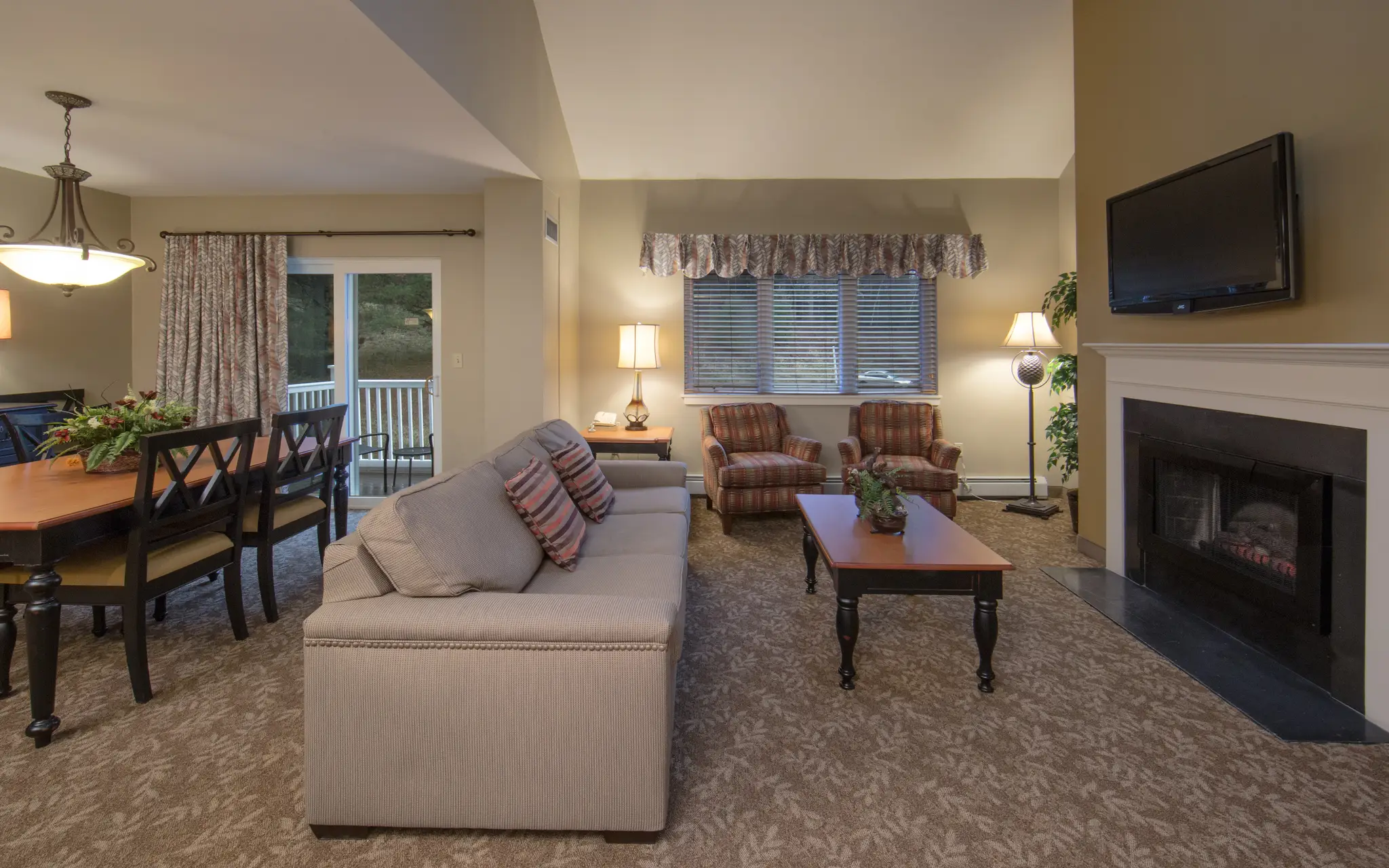 Holiday Inn Club Vacations at Ascutney - Villa Living Room with Fireplace
