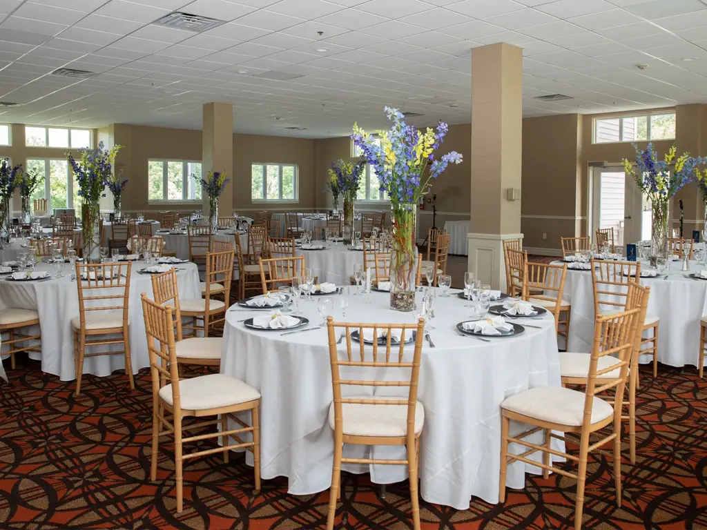 Holiday Inn Club Vacations at Ascutney - Wedding Reception Tables