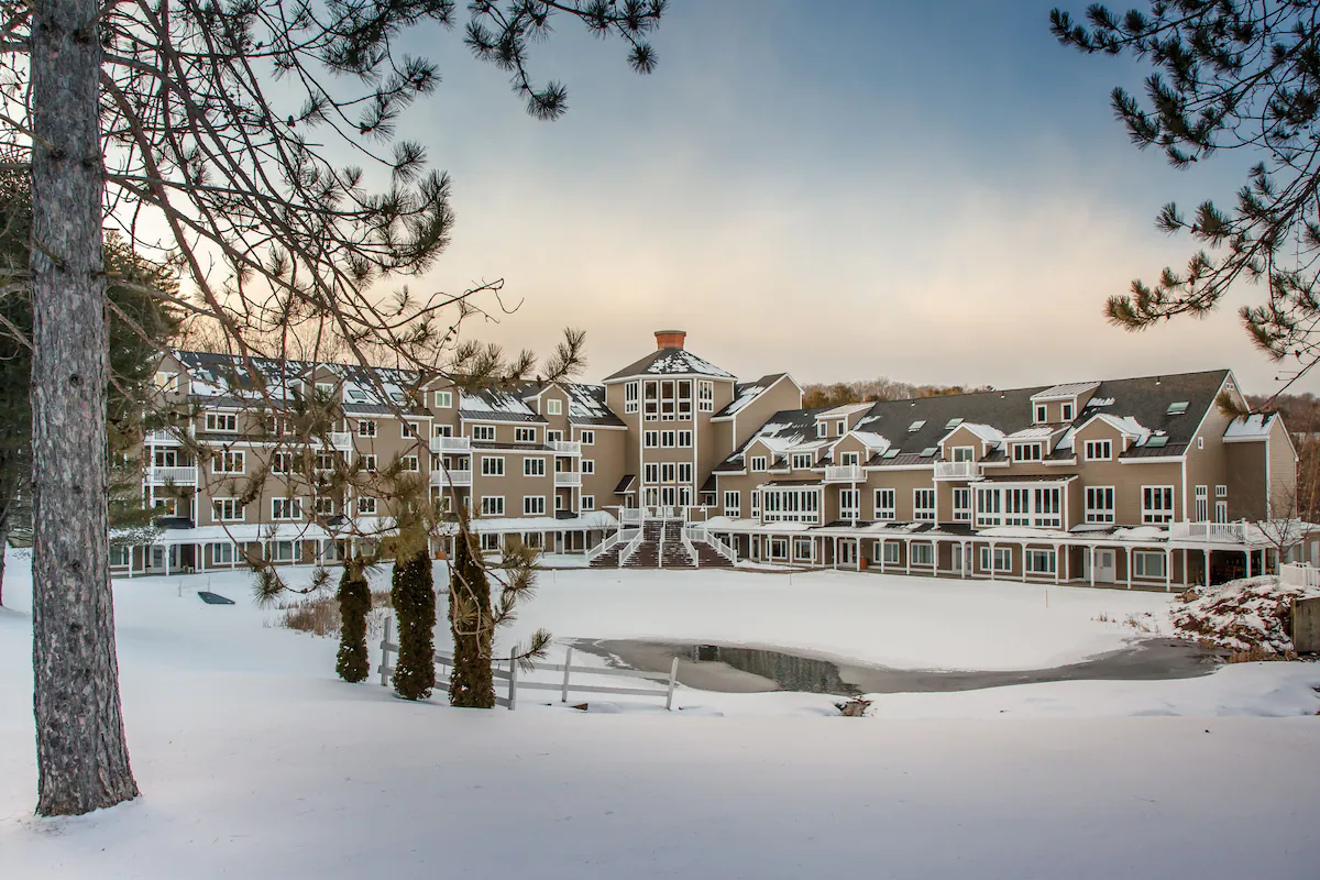 Holiday Inn Club Vacations at Ascutney - Winter Exterior