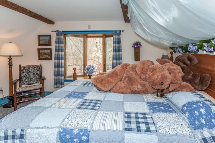 Inn at Buck Hollow - Blue King Bed with Moose