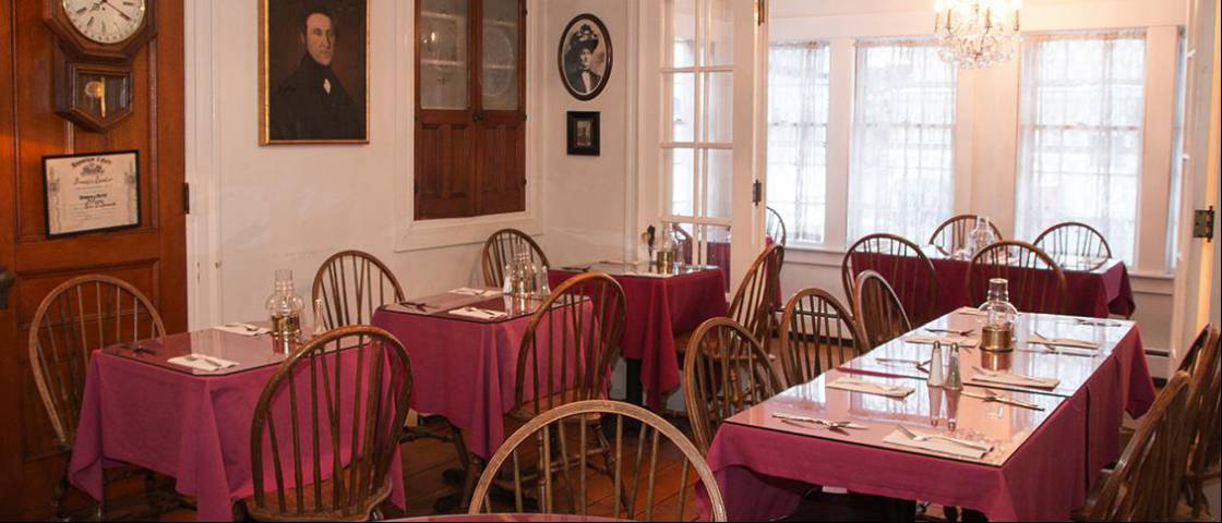 Old Stagecoach Inn - Dining Room