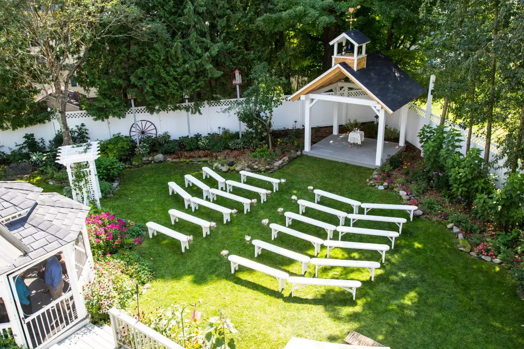 Phineas Swann Inn & Spa - Summer Outdoor Wedding Chapel with Benches