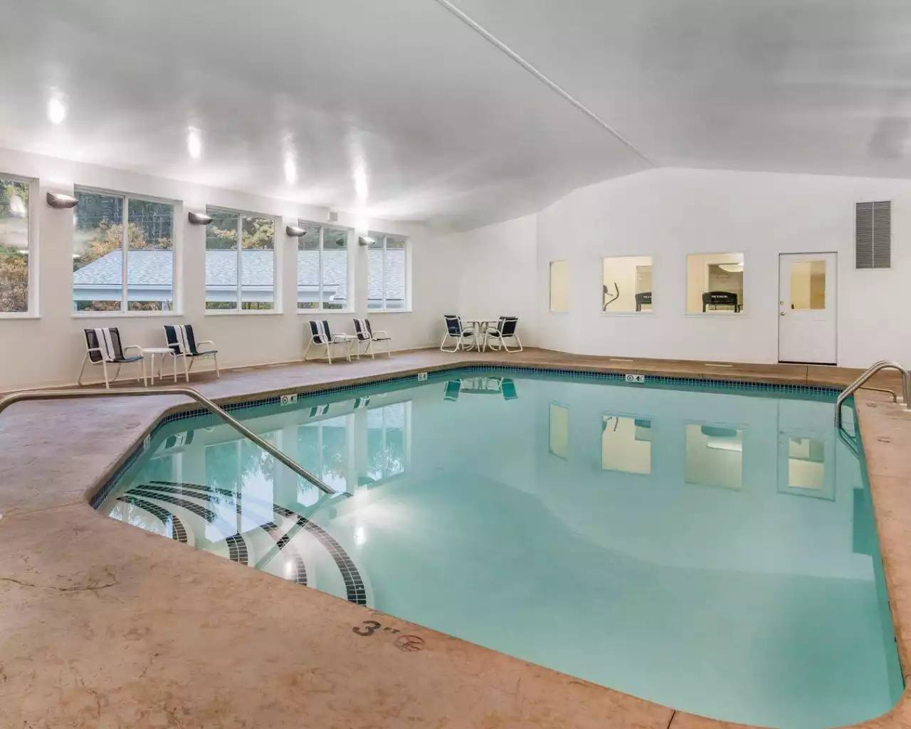 Quality Inn at Quechee Gorge - Indoor Pool