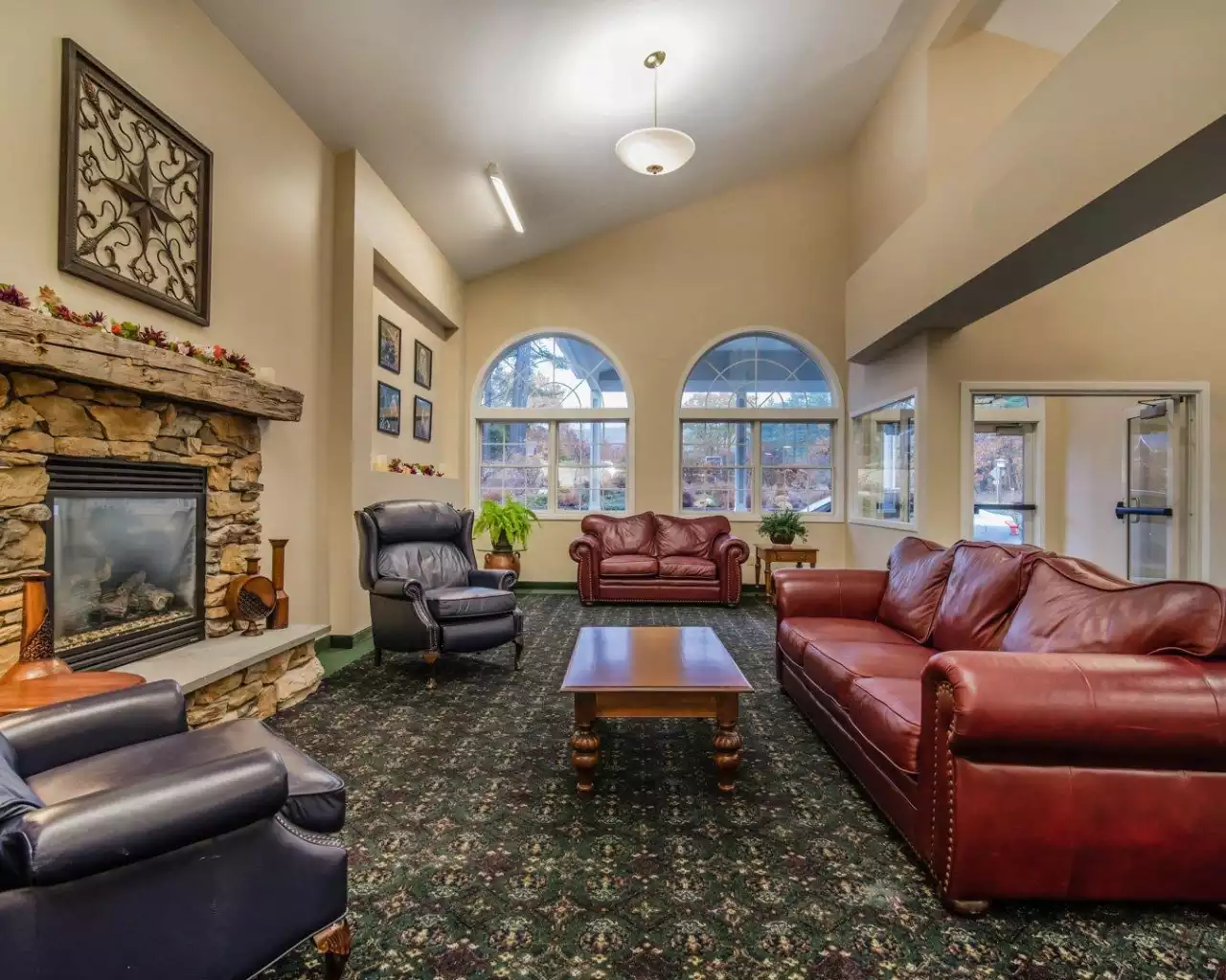 Quality Inn at Quechee Gorge - Lobby with Fireplace