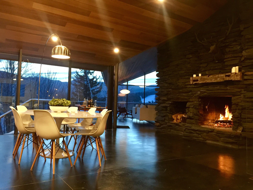 5BR Modern Luxury in Stowe A+ location Fireplace at Night Cozy