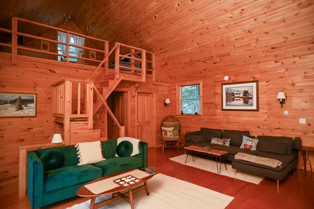 Beautiful Cedar Chalet Overlooking Jay Branch Living Room