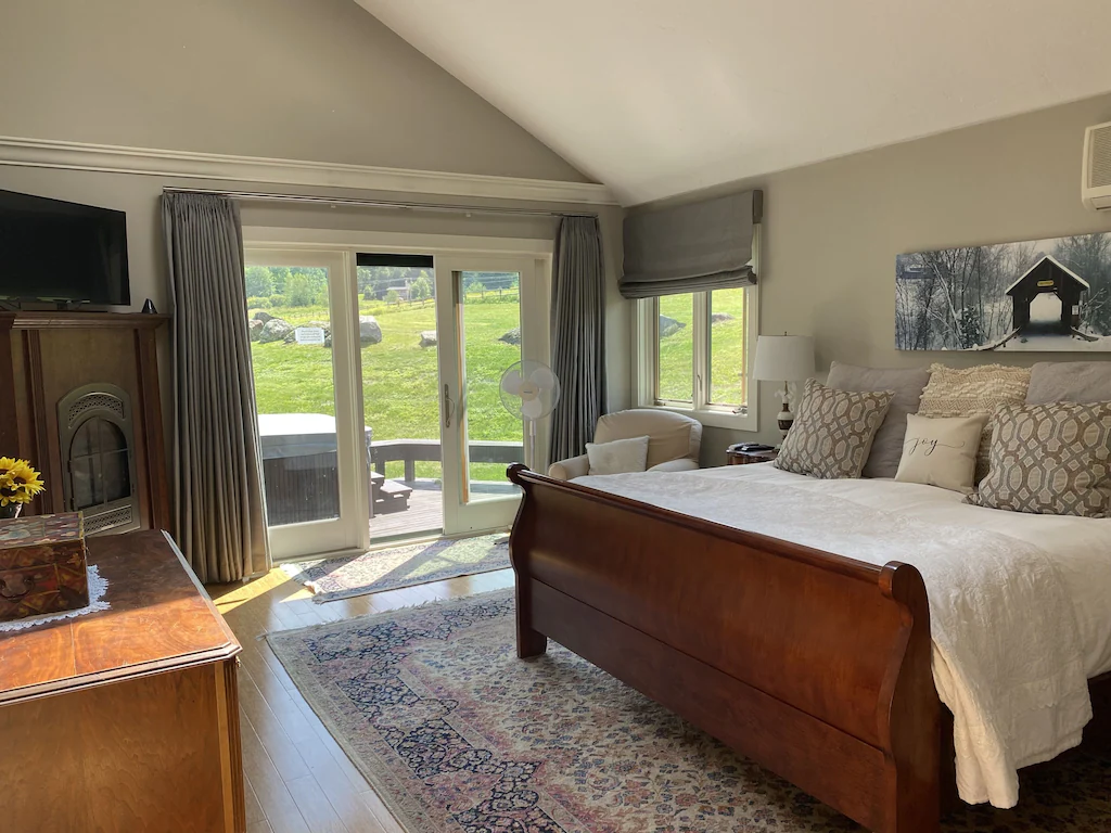Beautiful Mtn Home views:easy access:amenities Master Bedroom