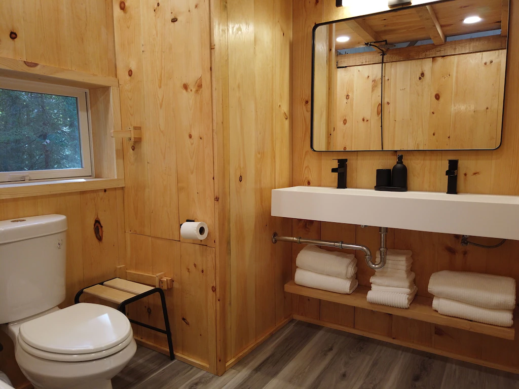 Brand New Luxury “Tiny” House, Immersed In Nature Bathroom