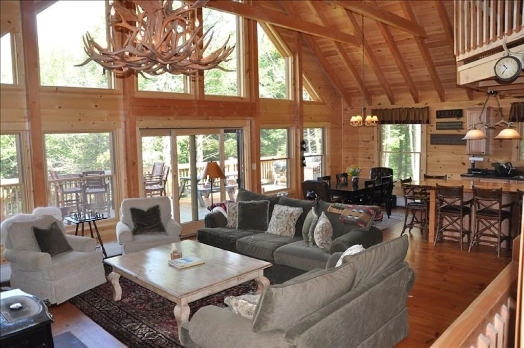 EXCEPTIONAL MOUNTAIN RETREAT Great Room