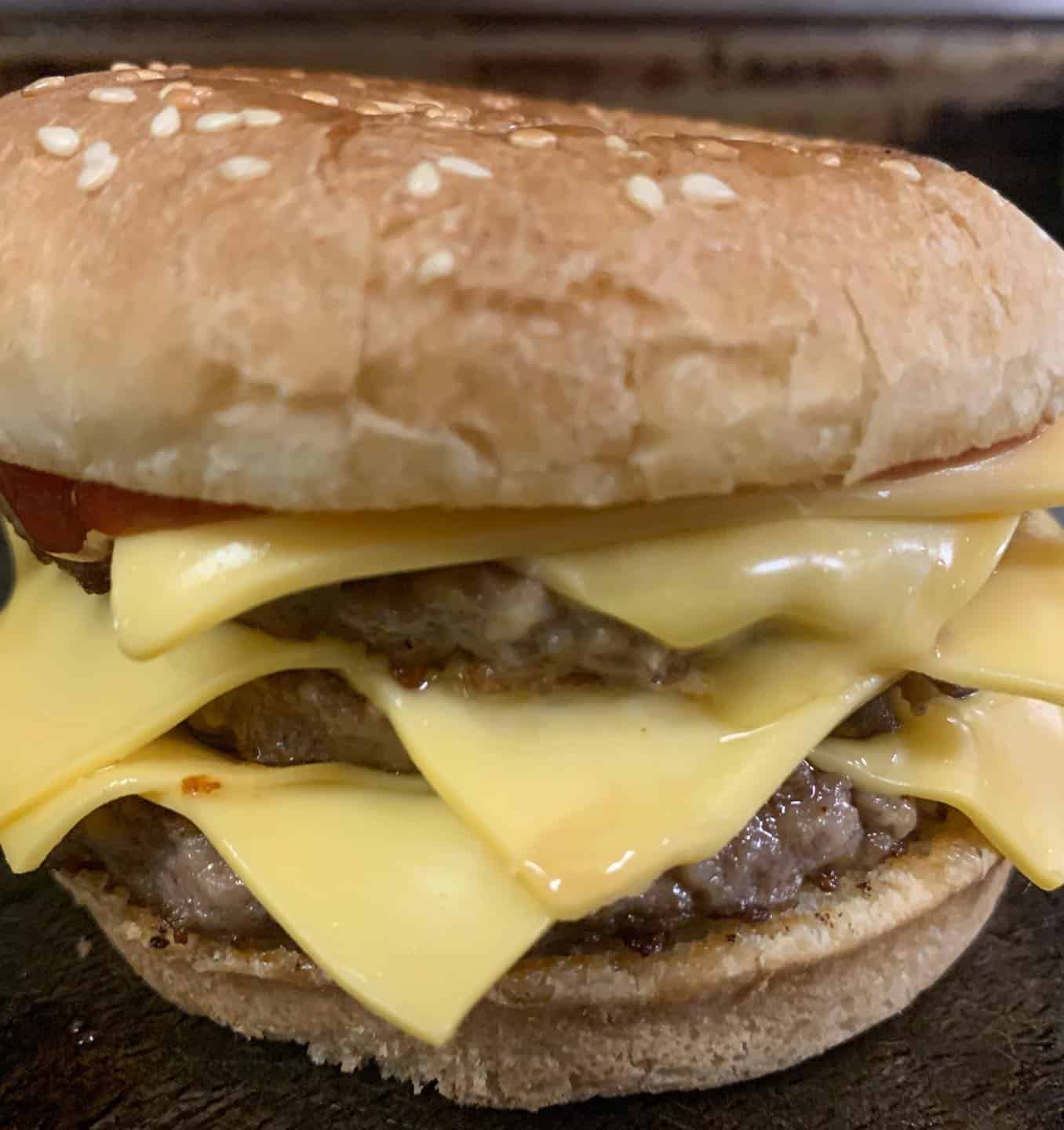 Handy's Lunch - Cheeseburger