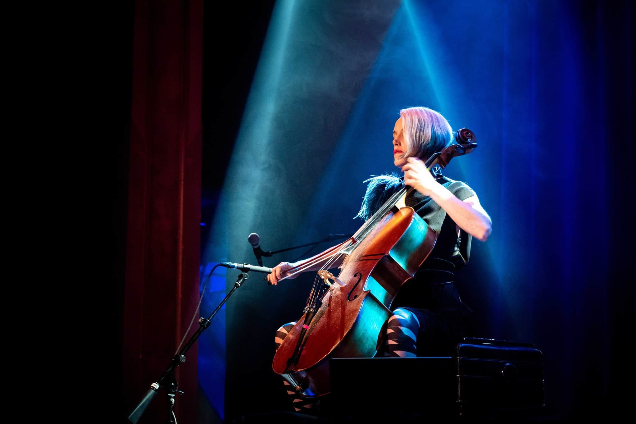 ArtsRiot - Zoë Keating with Cello Onstage
