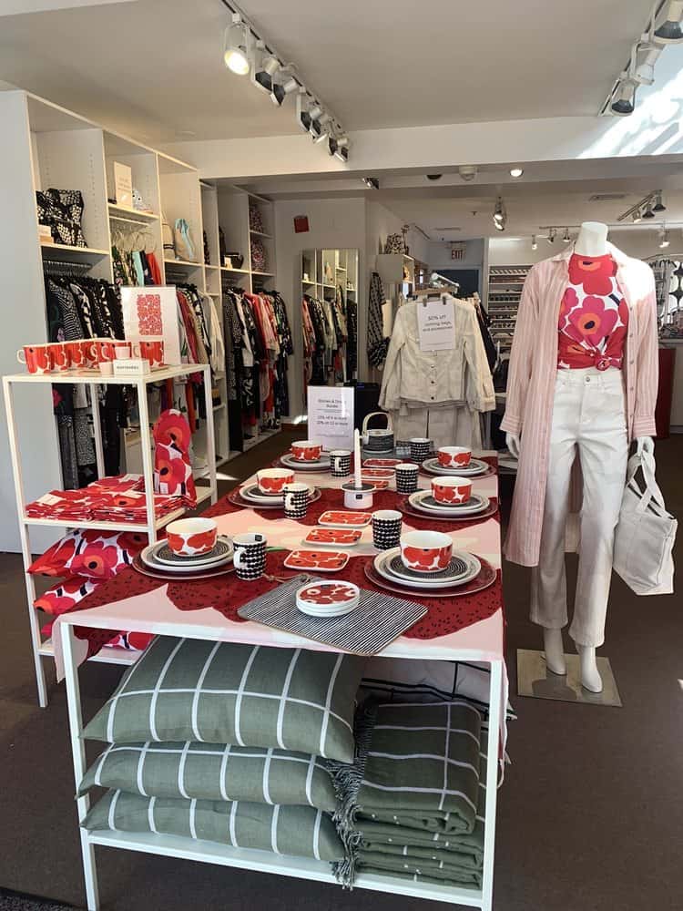 Marimekko Outlet - Red Flower Pattern Clothes & Tableware - Store Interior