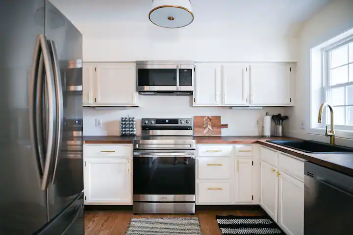 The Château Stowe Modern Kitchen