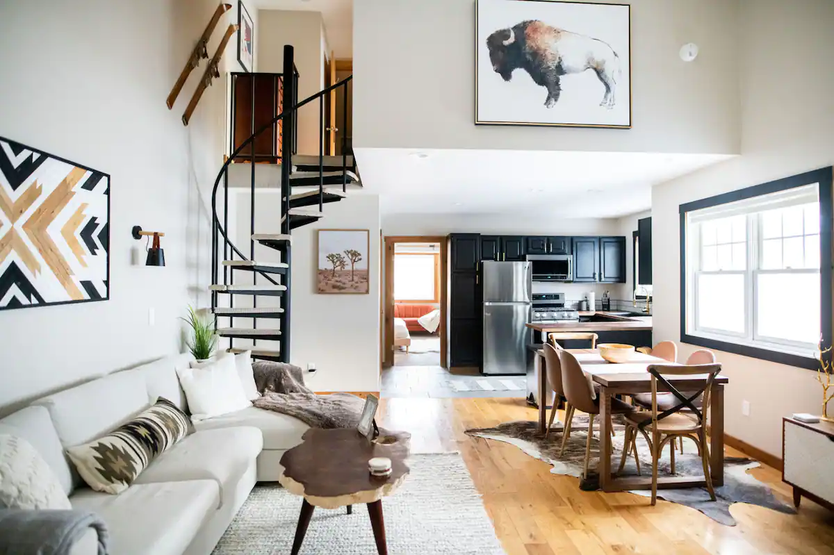 The Hygge House - Downtown Stowe Open Concept and Spiral Staircase