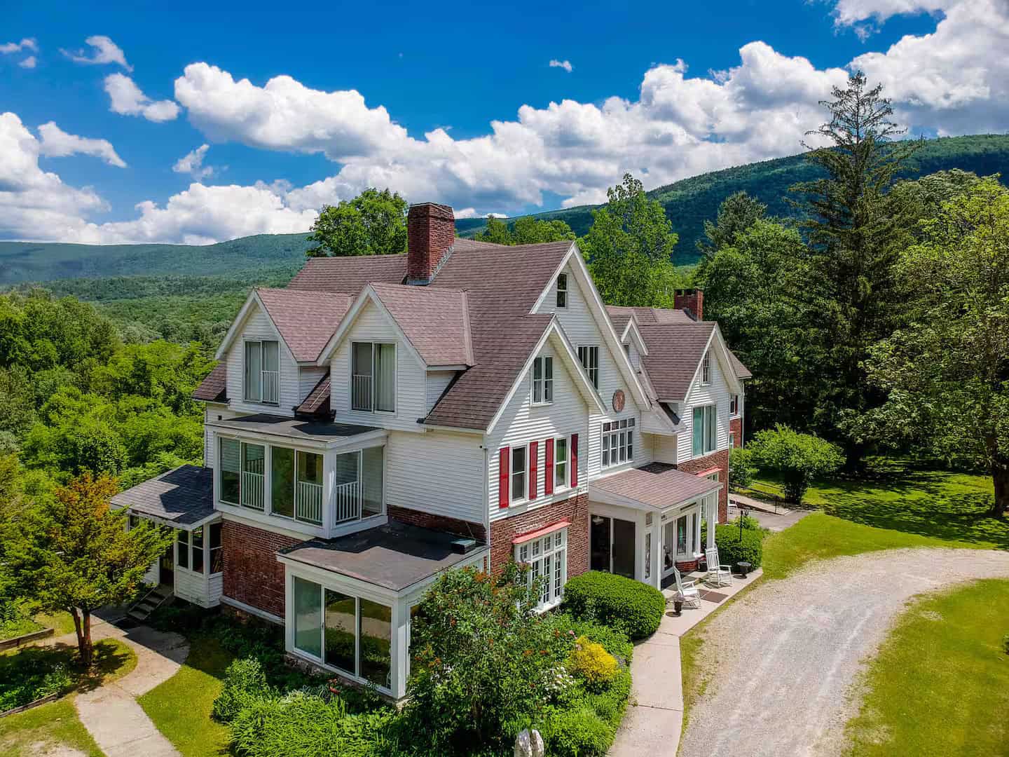 HUGE private Mansion! 15 bedroom, 12 bath sleeps 34 59f21f52-02bb-4a23-9aa1-93676786cb60