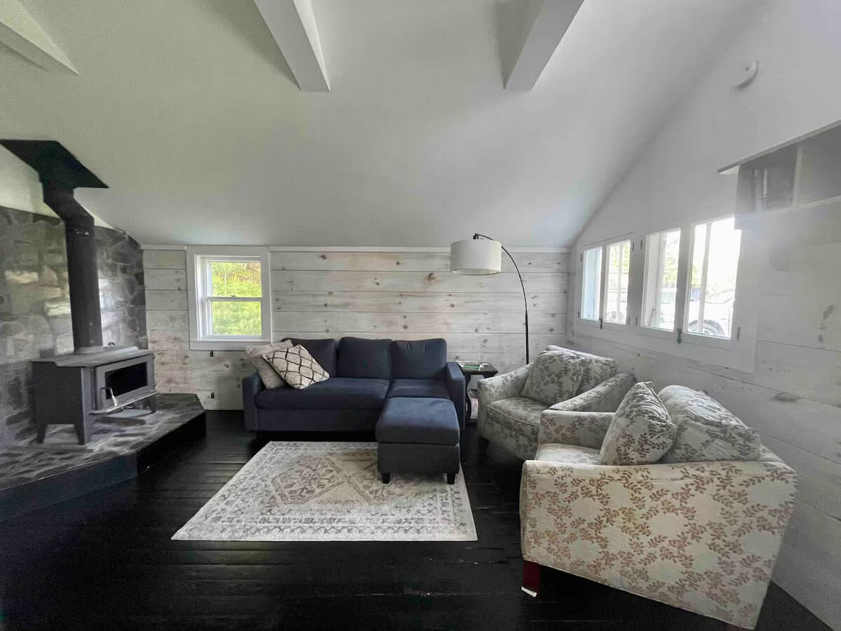Vermont Country Cottage(Near Village w:Magic View) 6272a113-53fb-4bca-a0f7-436162412ee6